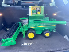 ERTL John Deere S670 Combine Harvester Model