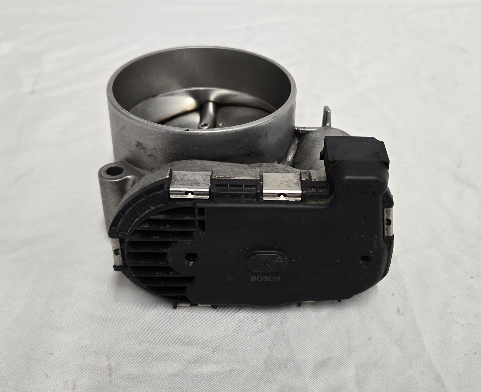 2005 Maserati Quattroporte M139 4.2L Throttle Body Valve Assembly OEM