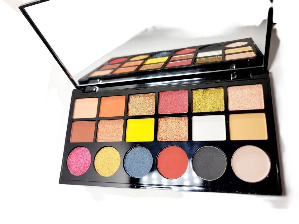 KleanColor Eyeshadow Makeup With 18 Colors 2 Different Case - Image 2 of 4