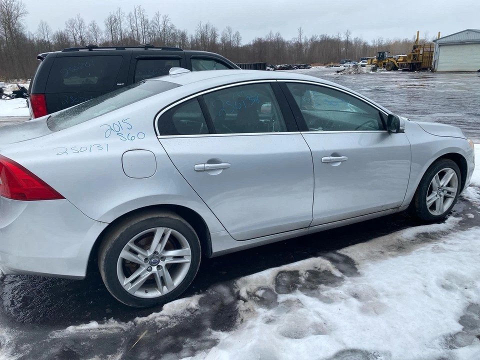 Engine Fuse Box VOLVO S60 14 15 16 17 18 - Imagem 4 de 4