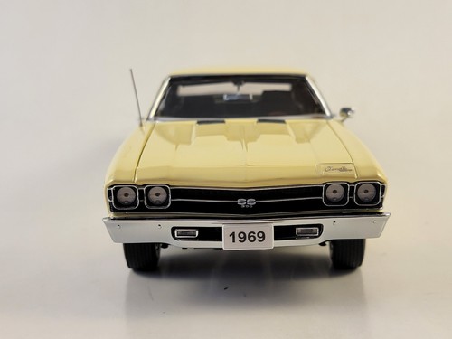 Danbury Mint 1969 Chevelle SS396 HT "BUTTERNUT YELLOW" LE w/ Paperwork 1:24 L@@K - Picture 5 of 19