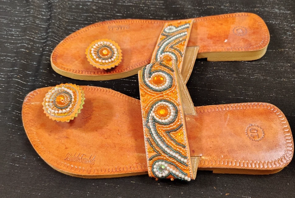 PADUKA SANDALS, Leather, Colorfully Beaded, Women's Size 10, Flats, Toe Post - Image 3 of 4
