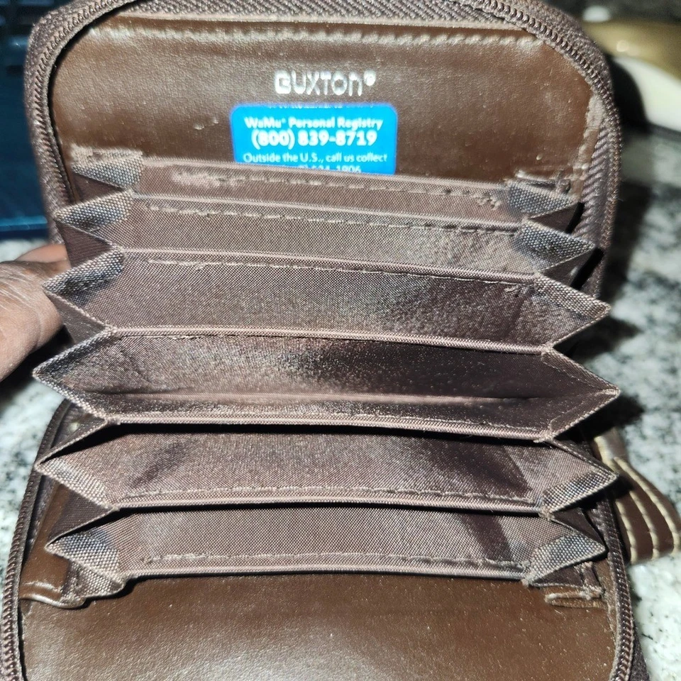 Cartera Acordeón Marrón Buxton Portatarjetas ID Ventana Arco Acento Pequeño Foto 3 de 4