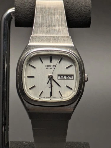 Seiko Day-Date 3423-5000 Vintage Quartz Women's Watch with Replaced Battery