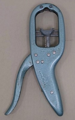 Vintage 1962 Goodyear Markenguss Metall Nussknacker Hebel Stil Werbung selten