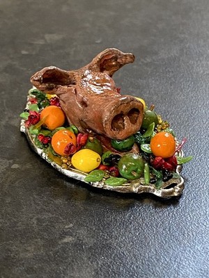 Dolls House Miniature Pig Head On Platter Tudor 1:12th Scale