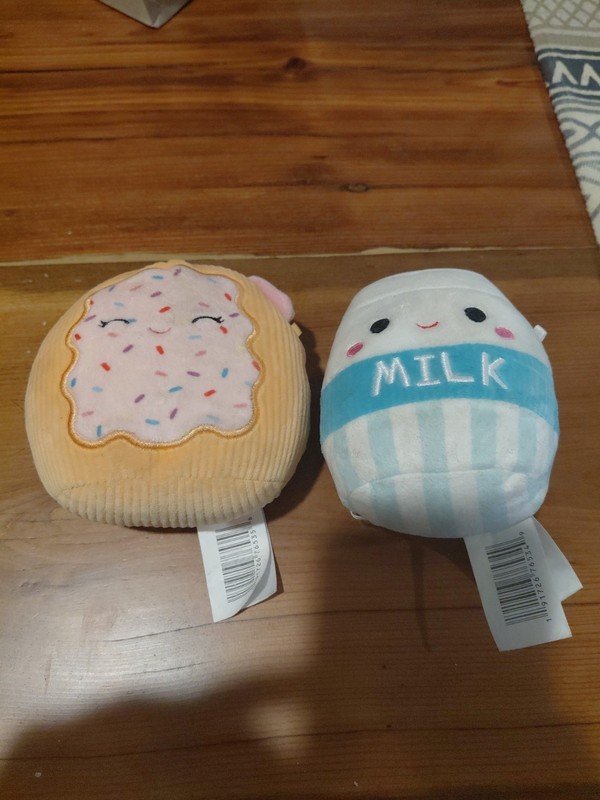 SQUISHMALLOW 4" Squeaky Dog Pet TOYS! Melly Milk & Fresa Poptart Pastry