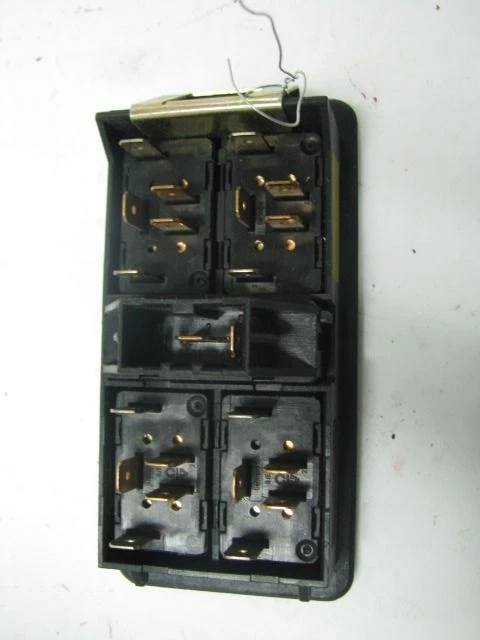 INTERRUPTOR VENTANA AUDI A6 1996 96 27007 Foto 2 de 4