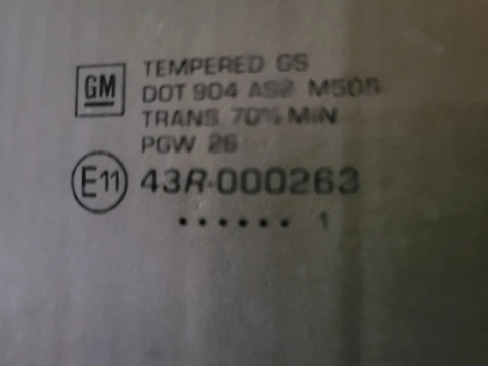 07-10 Outlook 10-16 Acadia  08-17 Traverse Front Passenger Door Window Glass - Image 2 of 2