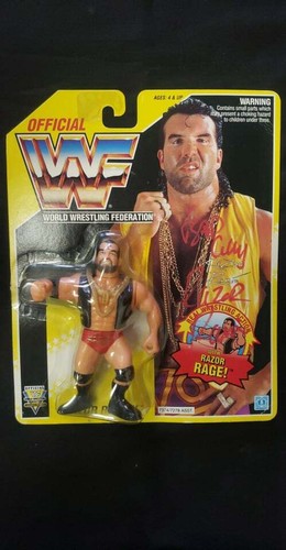 AUTOGRAPHED WWF Hasbro Razor Ramon Yellow Card! In...
