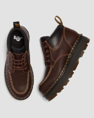 ◆ Dr. Martens ◆ Zebzag 4 Eye Chukka Boots ブーツ ◆ Zebzag Leather Casual 4-Eye Lace-Up Boots in Black | Dr. Martens