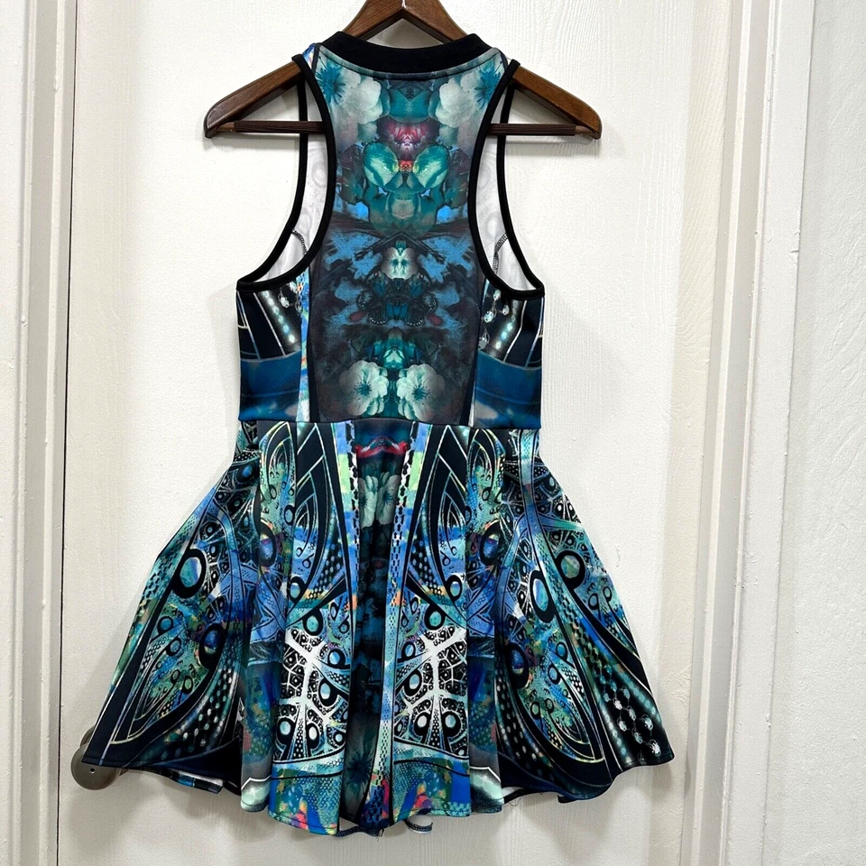 Vestido de mujer Romeo + Juliet Couture sin mangas ajustado y acampanado talla pequeña Foto 2 de 4