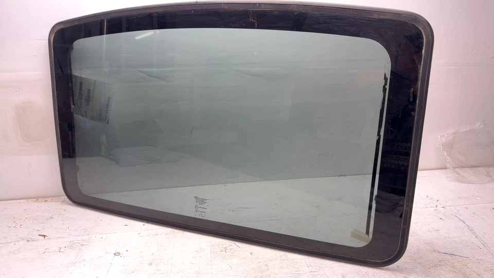 11 12 13 14 15 16 17 BUICK REGAL Roof Glass (glass Only) Buick OEM BG001-5 - Изображение 2 из 4