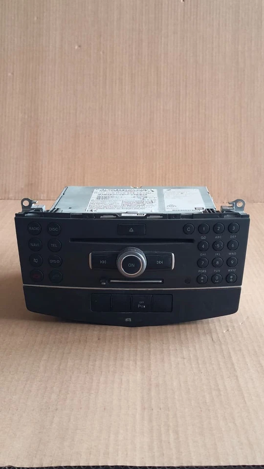 Mercedes C Class W204 2007-2011 Multimedia Head Unit Radio CD Player A204906003 - Image 1 of 3