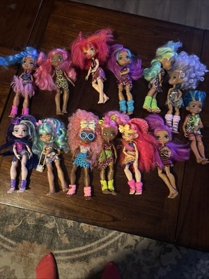 Cave Club Fashion Dolls Group Mattel Rockelle 13 Total Figures Plus Baby
