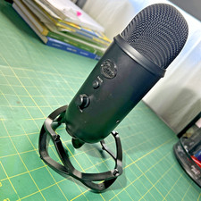 Logitech Blue Yeti Premium Multi-Pattern USB Condenser Microphone w/ Stand