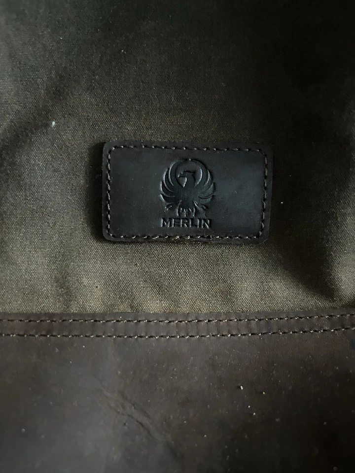 Mochila Británica Merlín de Cuero y Algodón Encerado con Pátina Impermeable Motociclista Motocicleta Foto 3 de 4