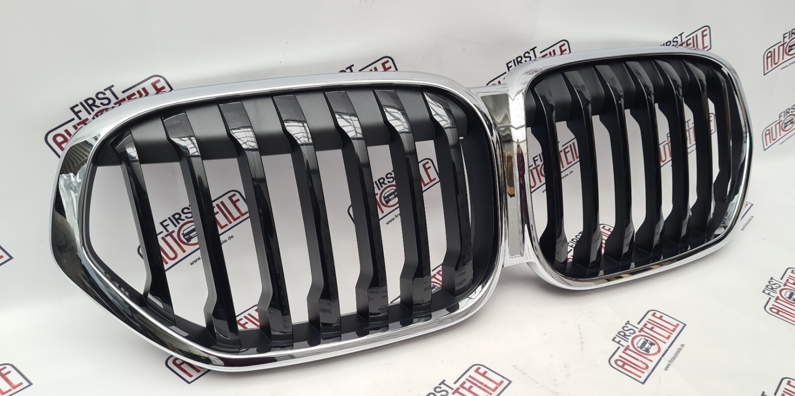 Original BMW X1 F48 LCI Facelift Grill Kühlergrill Front Grille Chrom Schwarz