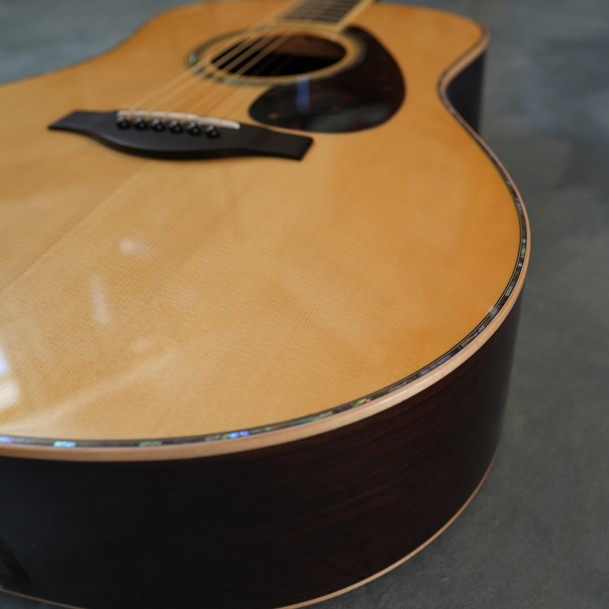 Yamaha Acoustic Guitar LL16D ARE Natural With Passive Type Pickup