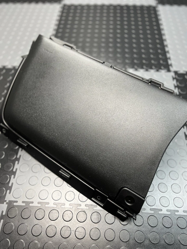 Ford Mustang GT 2017-2021 guantera compartimentos de almacenamiento OEM Foto 3 de 4