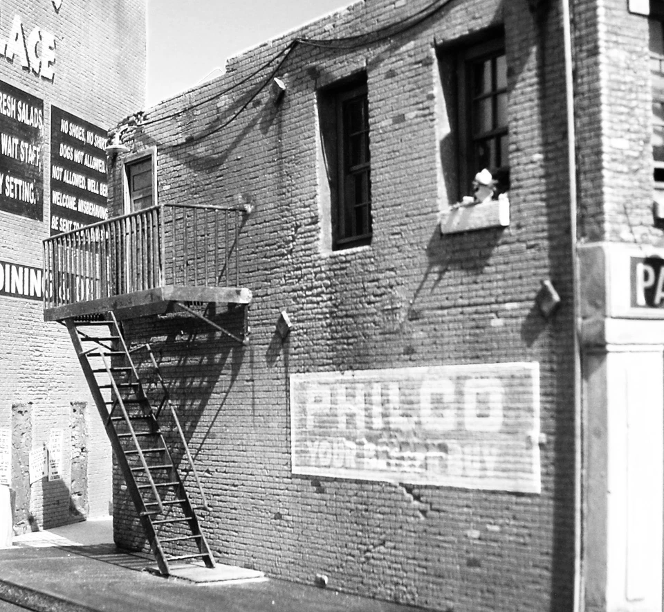 Downtown Deco N Scale Building Kit Patterson's Hardware Wow! So Real Looking! - Image 2 of 4