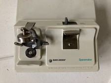 Black & Decker Spacemaker Under Cabinet Can Opener with Mount/Bracket EC60G