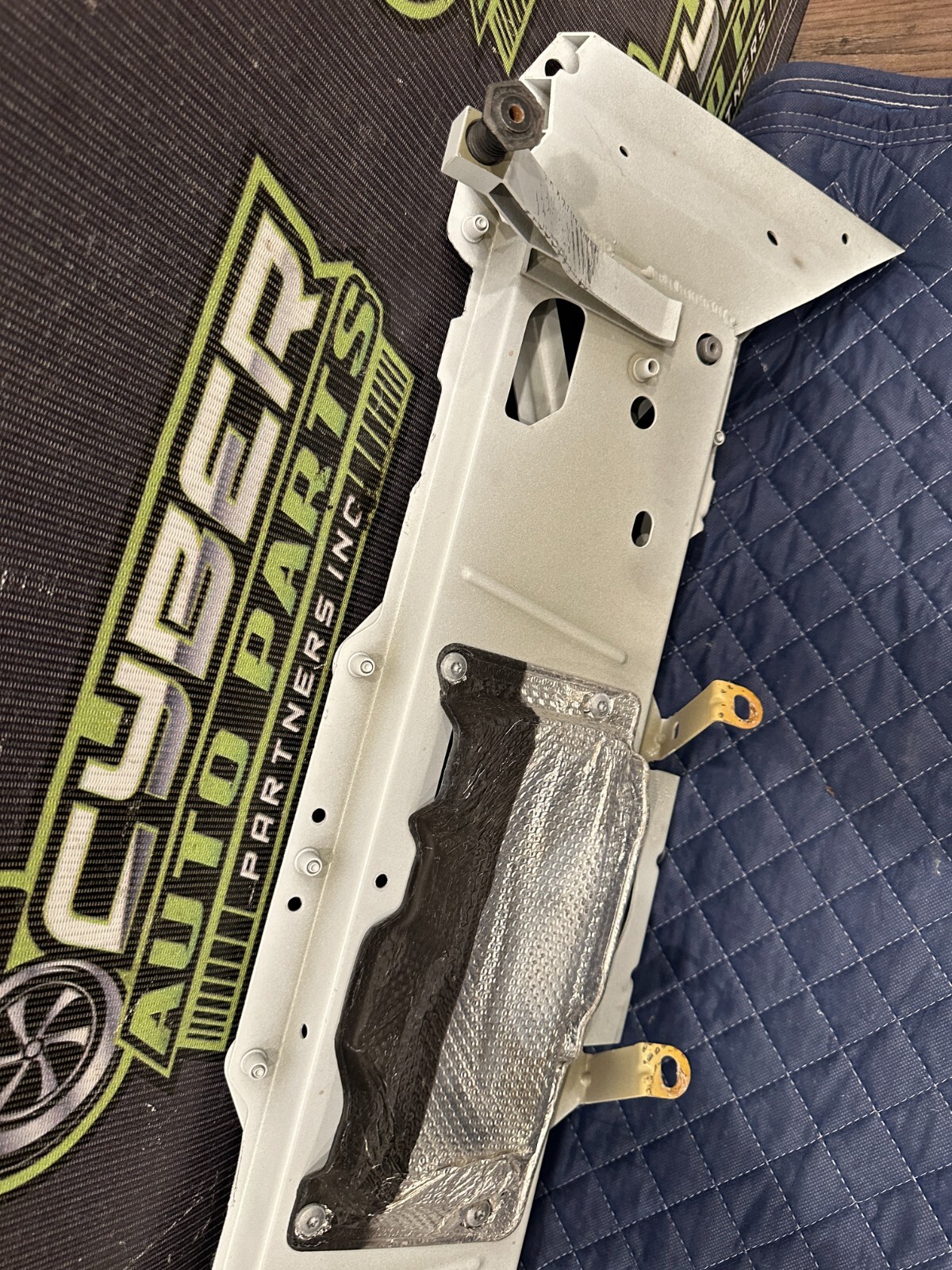 2017-18 AUDI R8 SPYDER PLUS REAR FASTENING BEAM MOUNT BRACKET OEM 4S8 813 219 G