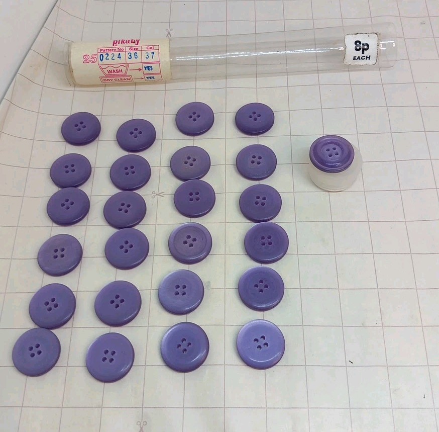 22mm 피카비 빈티지 퍼플 버튼 25개입 (원래 판매용 용기 포함) 희귀품 2