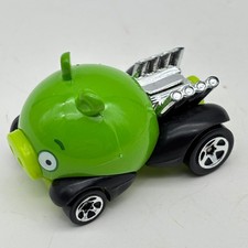 Hot Wheels Angry Birds Minion Pig Green HW City 81/250 Diecast Vehicle