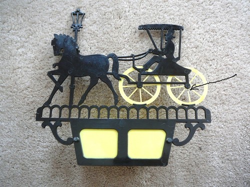 DE COLECCIÓN AÑOS 50 SILUETA DE PLÁSTICO NEGRO Y AMARILLO MACETA DE PARED HOMBRE Y UN CABALLO BUGGY - Imagen 3 de 3