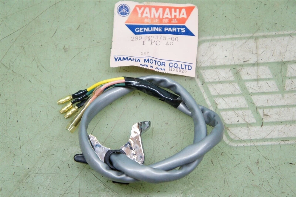 INTERRUPTOR MANILLAR YAMAHA NUEVO 289-83975-00 JT2MX Foto 2 de 4