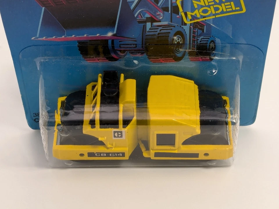 Vintage 1986 Hot Wheels CAT Road Roller w/CB614 & 5 Bars #3853 Workhorses 1/64 - Image 3 of 4