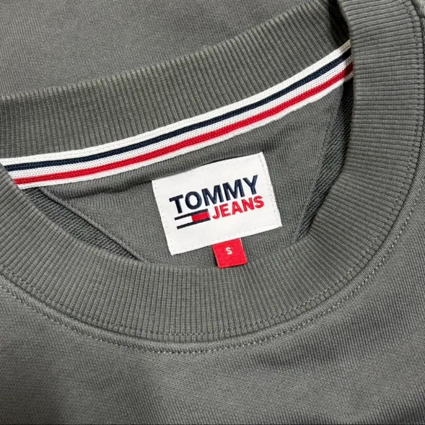 Tommy Jeans Men's Sweatshirt - Size S, Gray thumbnail 6