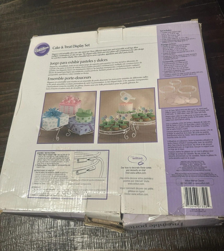 WILTON Cake and Treat Display Set 307-352 NEW IN BOX - Image 2 of 3