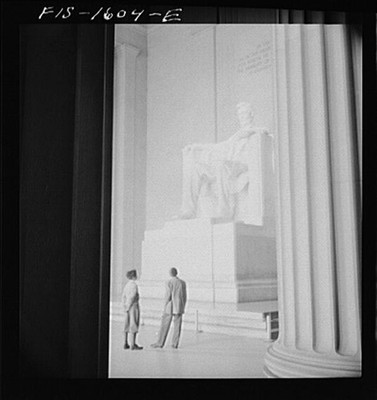 : Washington, D.C. Negro boys admiring the Lincoln Memorial, Untitled photo