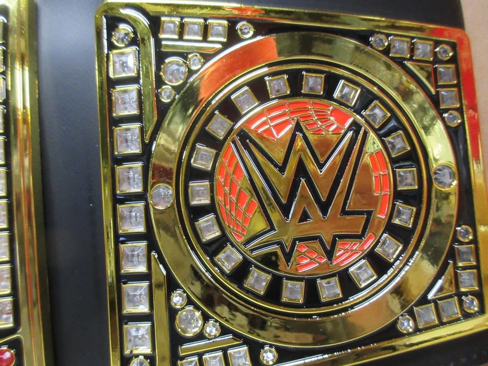 WWE Undisputed WWE Universal Championship Toy Title Belt BRAND NEW!!! - Image 4 of 4