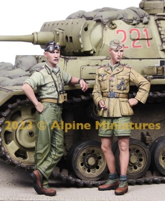 Alpine Miniatures 1/35 - 35311    German DAK Panzer Crew Set (2 figures)