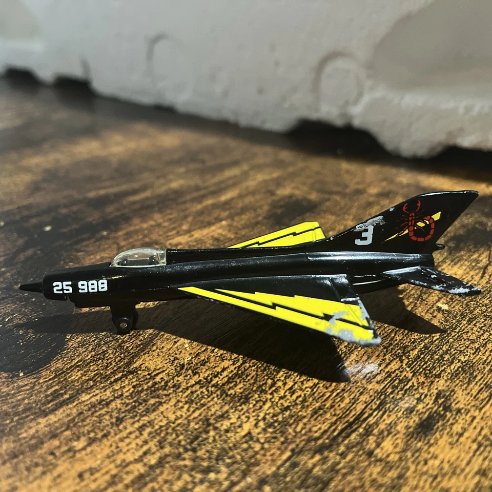 De colección 1973 Matchbox SB 6 Negro Amarillo Mig 21 Fighter Jet Scorpion Coleccionable Foto 2 de 4