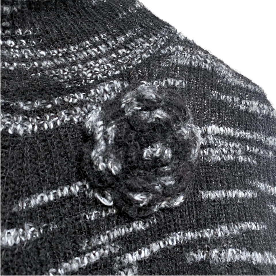 Poncho Michelle Nicole Negro Tejido L/XL Capa con Roseta Mezcla de Lana Suéter Foto 3 de 4