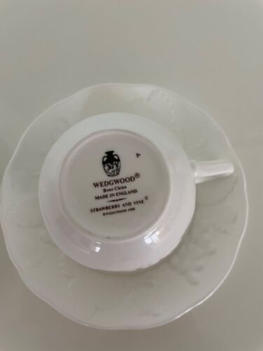 WEDGWOOD STRAWBERRY/VINE WHITE COFFE/TEA Cup/ Saucer Set of Two barely used - Picture 9 of 9