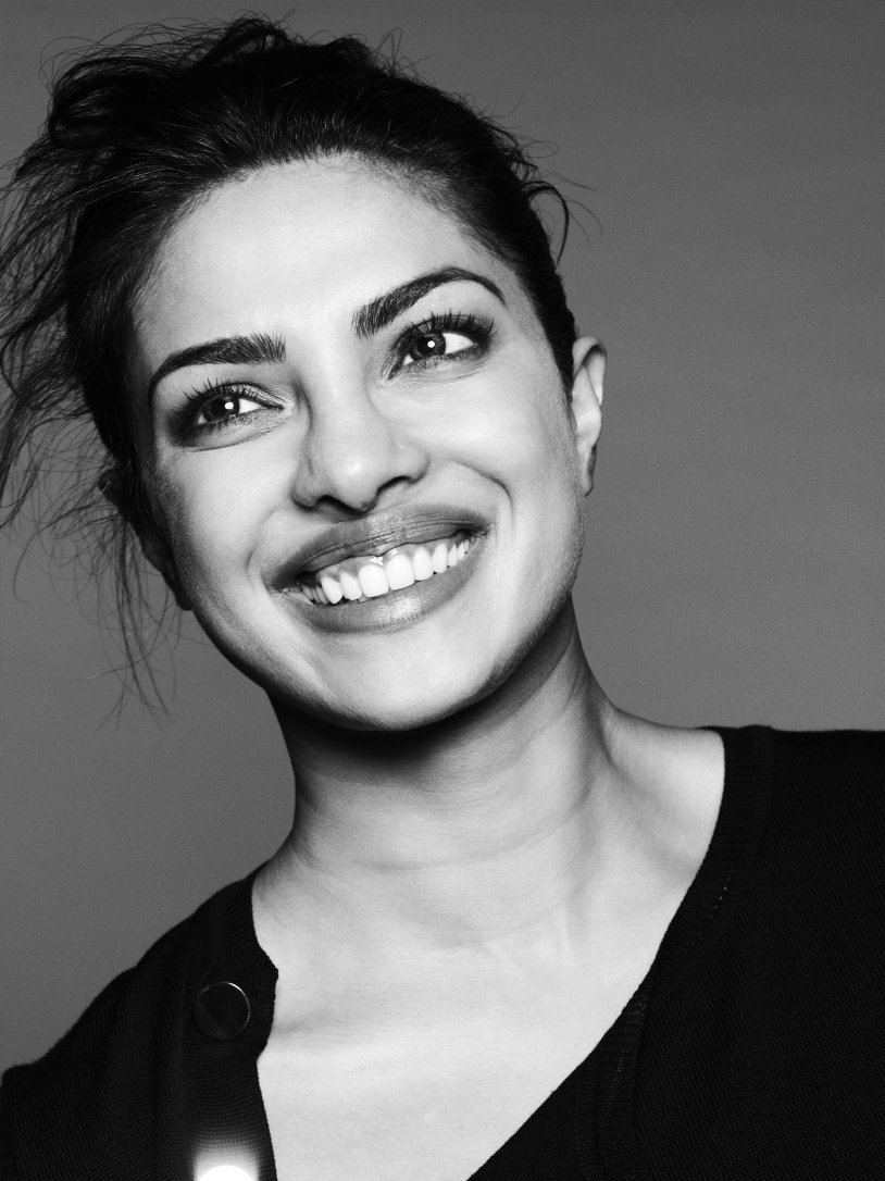 Priyanka Chopra estampado de celebridades en blanco y negro 8x10
