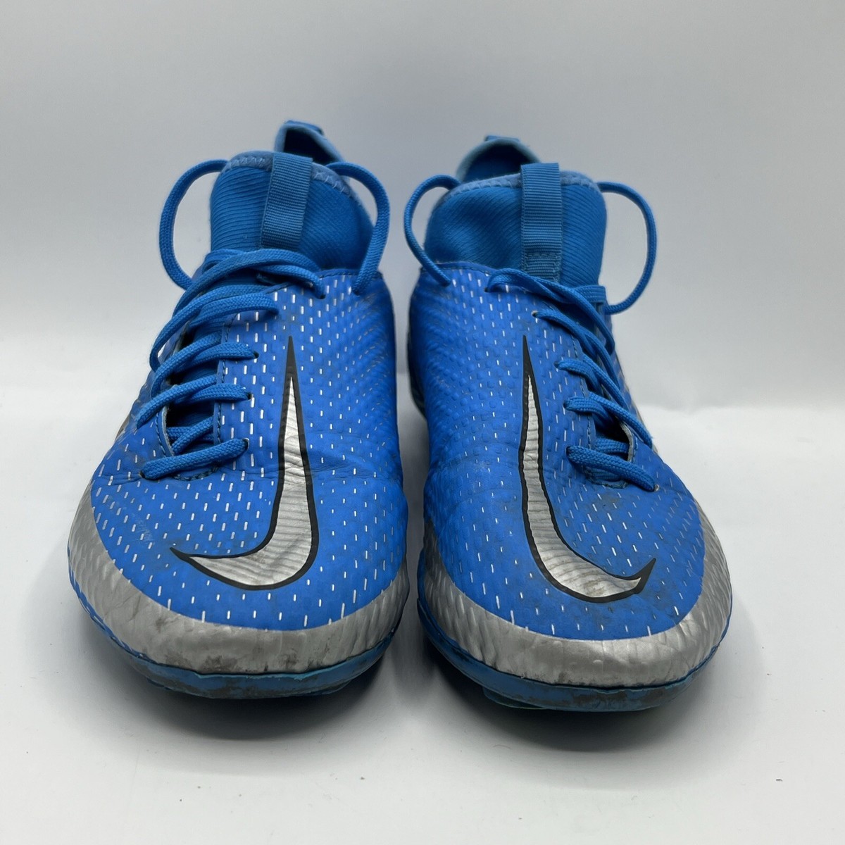 Nike Phantom Gt Club Youth Size 5.5Y CW6727-400 Kids Soccer Nike Phantom Gt Club Youth Size 5.5Y CW6727-400 Kids Soccer