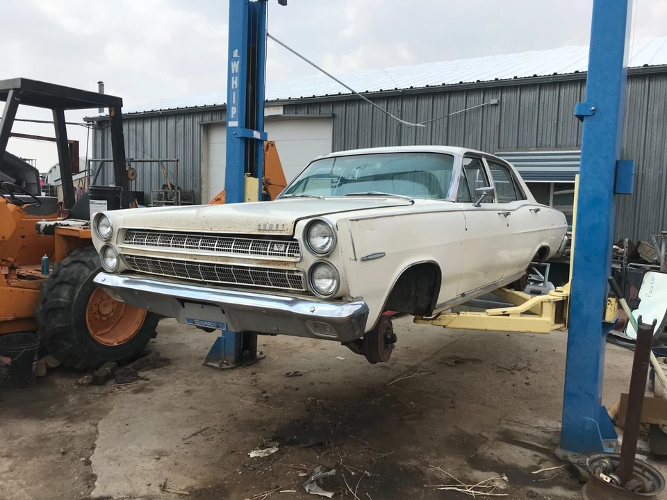 1966 mercury Comet CALIENTE ARM RESTS 66 PARTS CAR PARTS - Изображение 2 из 4