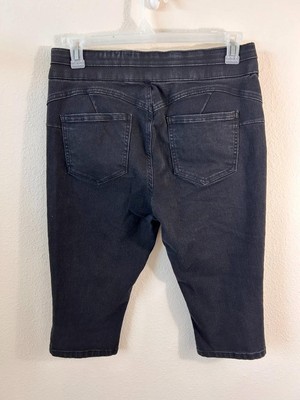 D. Jeans capris Size 14 stretch 4 pockets 18\