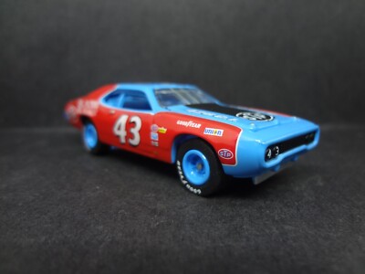 Racing Champions 1972 Plymouth Road Runner Richard Petty #43