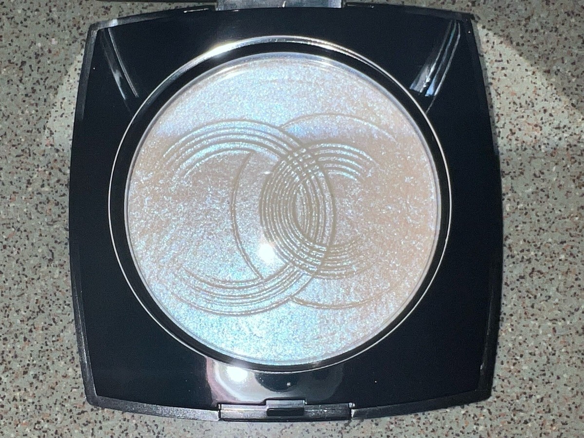 CHANEL LUMIERE DE L'OCEAN ILLUMINATING POWDER HIGHLIGHTER