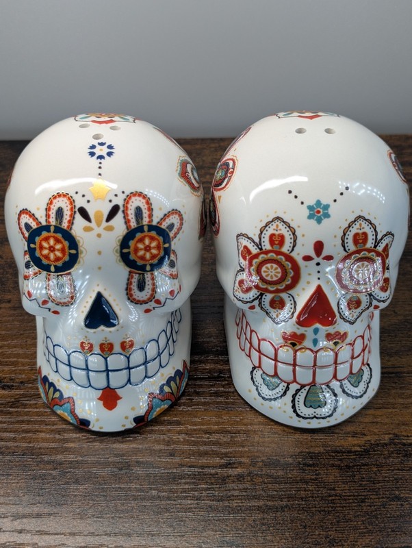 La Vida 26668 Sugar Skull 3D Day of the Dead DOD Salt & Pepper Set Ceramic