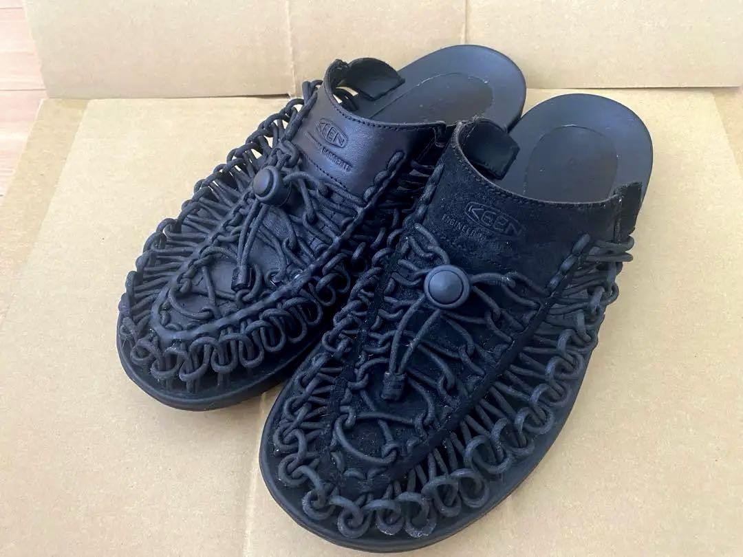 Capi Ingegnerizzati x Sandali KEEN Uneek 26 5 cm Nero