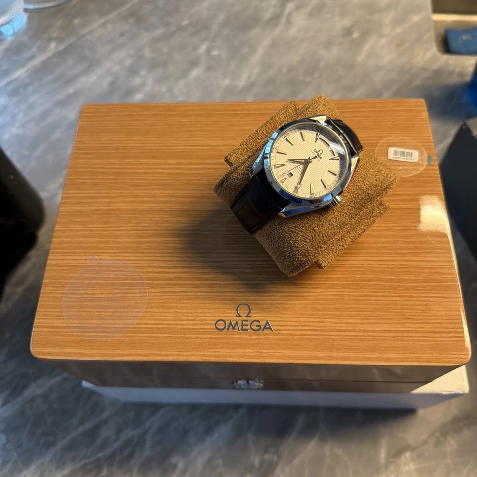 MINT 2022 Omega Seamaster Aqua Terra Annual Calendar 3 Strap Bundle! - Image 3 of 4