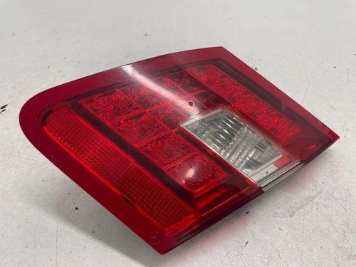 MERCEDES-BENZ E W211 Heckklappenleuchte rechts A2128203264 2.20 Diesel 31390270